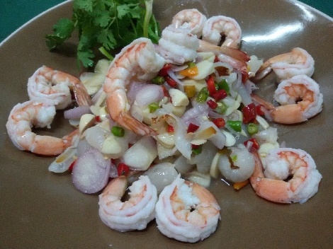 ยำลิ้นจี่กุ้งสด. สูตรอาหาร วิธีทำ แม่บ้าน